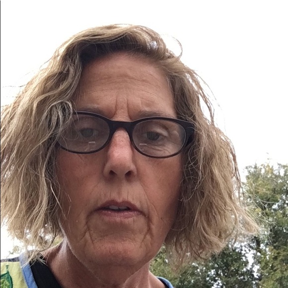 Meet your Posher, Carlotta - Picture 1 of 1